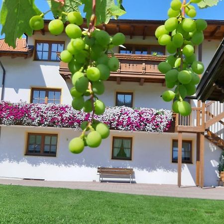 Ferienwohnungen Krismer Arzl im Pitztal Buitenkant foto